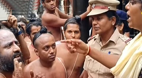 சிதம்பரம் நடராஜர் கோயில் திடீர் அறிவிப்புக்கு பக்தர்கள் கடும் எதிர்ப்பு!