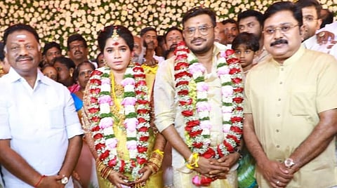 வைத்தியலிங்கம் இல்லத் திருமண விழாவில் நெருக்கம் காட்டிய ஓபிஎஸ் – டிடிவி!