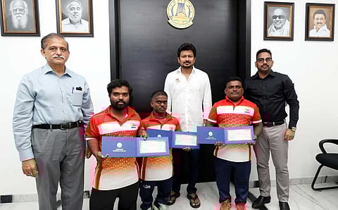 குள்ள மனிதர்களுக்கான விளையாட்டுப் போட்டியில் கலந்துகொள்ள நிதி உதவி செய்த அமைச்சர் உதயநிதி ஸ்டாலின்!