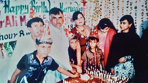 ஒரே தேதியில் பிறந்து பாகிஸ்தான் குடும்பத்தினர் உலக சாதனை!