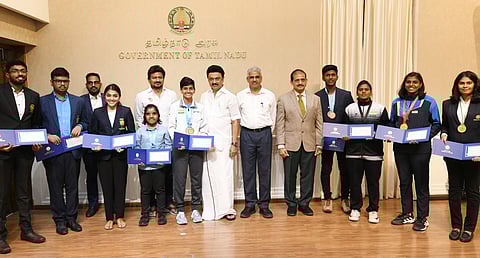 தேசிய, பன்னாட்டு விளையாட்டுப் போட்டிகளில் வென்றவர்களுக்கு ஊக்கத் தொகை வழங்கினார் முதல்வர்!