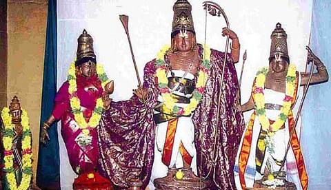 பௌர்ணமியில் ஸ்ரீராமர் வில்லுக்கு திருமஞ்சனம் நடைபெறும் அதிசயக் கோயில்!