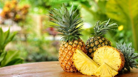 அன்னாசிப் பழத்தை தொடர்ந்து சாப்பிட்டு வந்தால் கிடைக்கும் பலன்கள் !