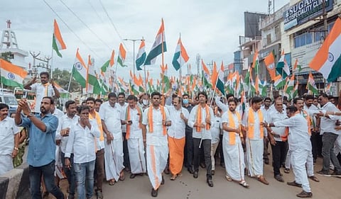 நடை பயணத்தின் முதல் நாளிலேயே அனைவரையும் ஆச்சரியத்தில் ஆழ்த்திய அண்ணாமலை!