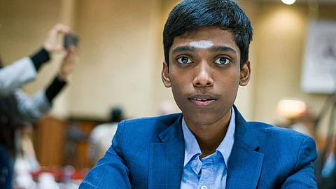 இறுதிச்சுற்றில் கார்லஸனுடன் மோதுகிறார் பிரக்ஞானந்தா!
