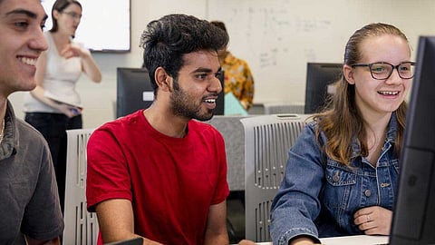 இந்தியாவில் கல்வி பெறும் வெளிநாட்டு மாணவர்களுக்கு தனி இணையதளம்!