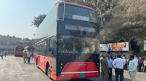 டபுள் டக்கர் பஸ் மாதிரி படம்