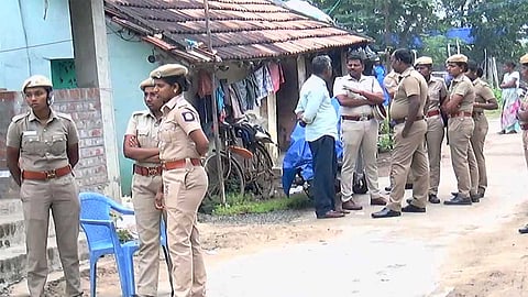 நாட்டாண்மையின் தீர்ப்பினால் ஊரைவிட்டு ஓதுக்கிவைக்கப்பட்ட 4 குடும்பங்கள்: போலீஸில் புகார்!