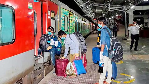 பயணத்தின் போது ஏற்படும்  உடல் நலக் குறைவை சமாளிக்க உதவும்  சில இயற்கை நிவாரணிகள்!