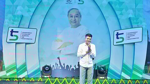ஐஏஎஸ் அதிகாரி வி.கே பாண்டியன்