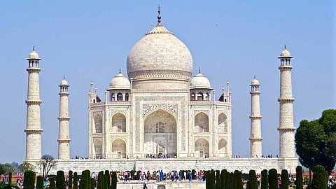 காதல் சின்னம் தாஜ்மஹால் – இதன் பின்னணி காதல் கதை தெரியுமா?