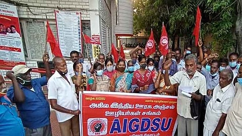 பணி நிரந்தரம் கோரி 169 ஆண்டுகளாக போராடும் கிராமிய தபால் ஊழியர்கள்.. நாளை ஸ்ட்ரைக்!