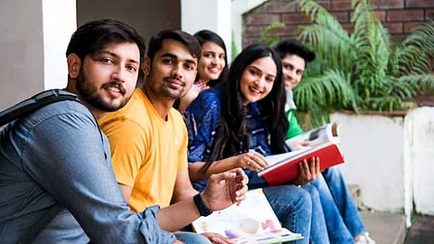 இளைய தலைமுறை ஆண்கள் தாங்கள் அழகாக இருப்பதை விரும்புகிறார்களா? விரும்புவதில்லையா?