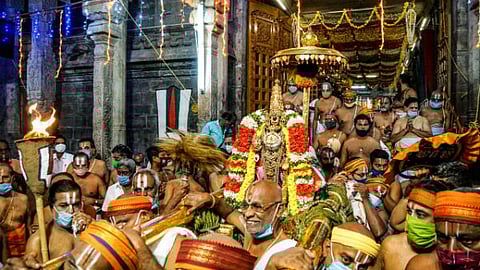 பெருமாள் கோயில் ஸ்ரீபாதம் தாங்கிகள்!