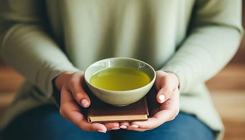 8 Drinks That Help You Lose Weight Without Losing Your Health