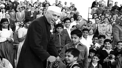 Jawaharlal Nehru with children
