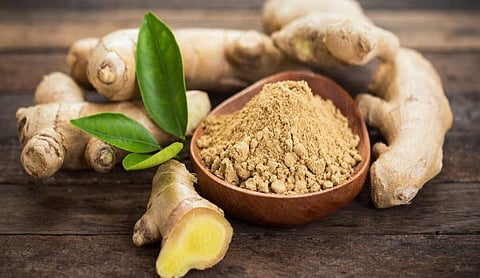 Dry ginger powder to ward off colds and flu in winter