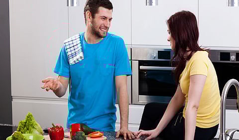 சம்பாதிக்கத் தெரிந்தால் மட்டும் போதாது; சமைக்கவும் தெரிய வேண்டும்!