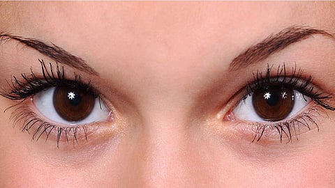 கண்கள் மிக அழகாக மிளிர