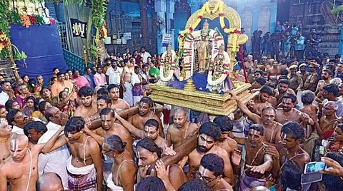 Motchathukku Vazhikaattum Vaikunda vaasal
