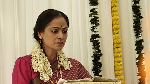 எனது வலது கையாக இருந்தவரை இழந்து விட்டேன்: நடிகை சிம்ரன் உருக்கம்!