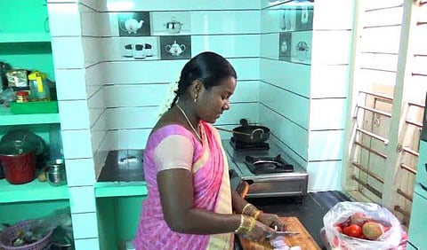 You know what's the first thing women do when they wake up in the morning?