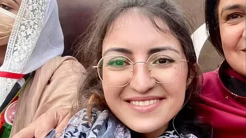 Dr Saveera Parkash