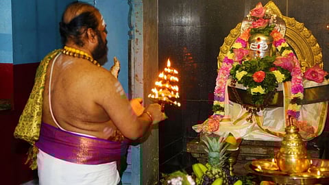 Aarukaala Poojaiyin Thathparyam Ennavendru Theriyumaa?