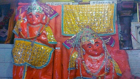 Do you know where is the temple of Hanuman with his son?