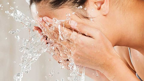 குளிர்ச்சியான தண்ணீரில் முகம் கழுவினால்...