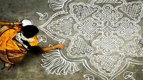 கோலம் போடுவதன் சிறப்பு...