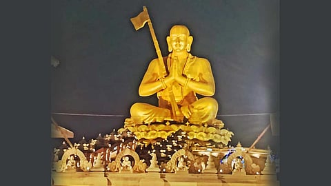 இராமானுஜரின் சிலை...