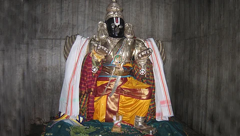 Do you know the reason for the weight increase of the Kal Garudan in Nachiyar kovil during the Utsavam?