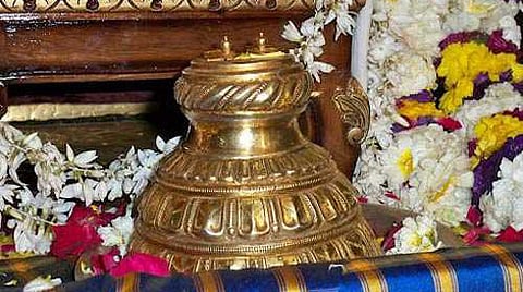 Do you know the glory of the satari placed on the head in the Perumal temple?