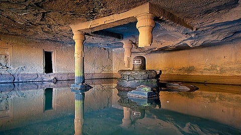 A temple bearing Kaliyuga on the last pillar; Do you know what happens when the pillar breaks?