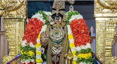 Azhaithavar Kuralukku ododi varum Aranganin Jeeyapuram vijayam