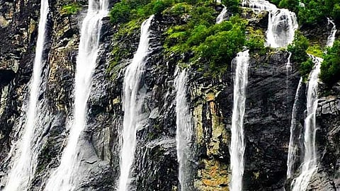 Seven Sisters Falls