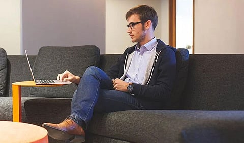 Leg shaking habit  Is shuffling a hereditary habit? A health problem?