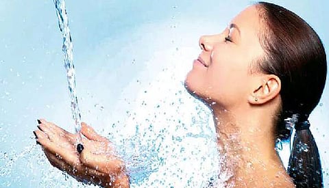 இரவு நேர குளியல்