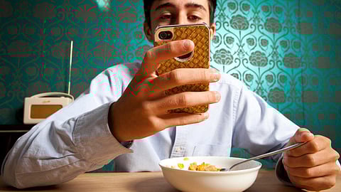Cell phone while eating