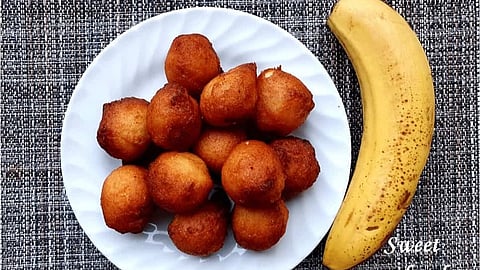 Banana Bonda With Banana