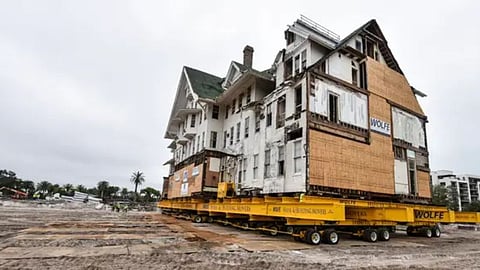 A building get relocating