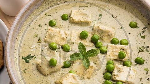 Malai Mutter Paneer Gravy