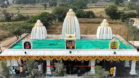 ஸ்ரீபாத காரிய சித்தேஷ்வர ஸ்வாமி 3டி கோயில் ...