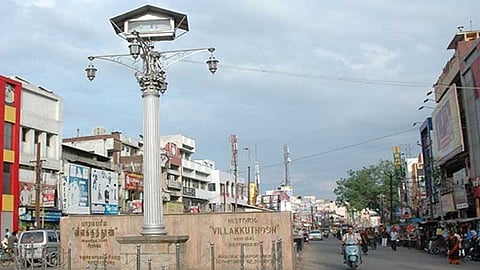 மதுரை விளக்குத் தூண்