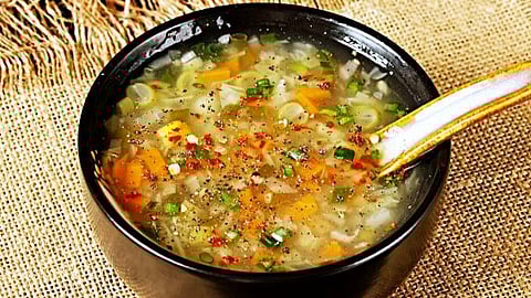 Vegetable Soup And Pepper Garlic Soup