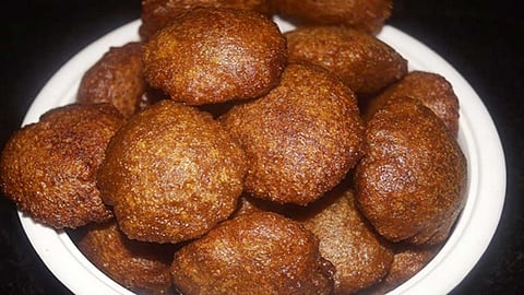 கருப்பு கட்டி பணியாரம்