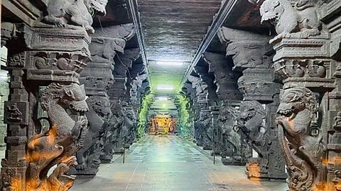 கோயில் மண்டபம்