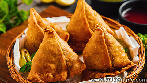 The secret to delicious Vandi kadai samosas.