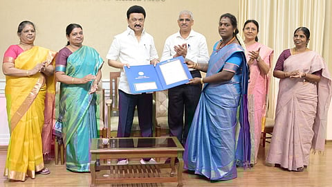 சிறந்த திருநங்கை விருது வழங்கும் முதல்வர்